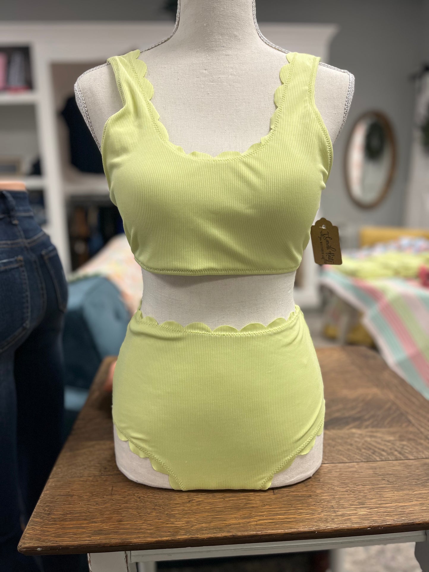 LEMON SCALLOPED 2 PIECE